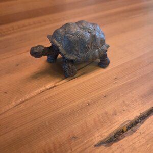 Schleich Giant Tortoise Turtle 2019 -  Animal Figure Wildlife 14824 3" Figure